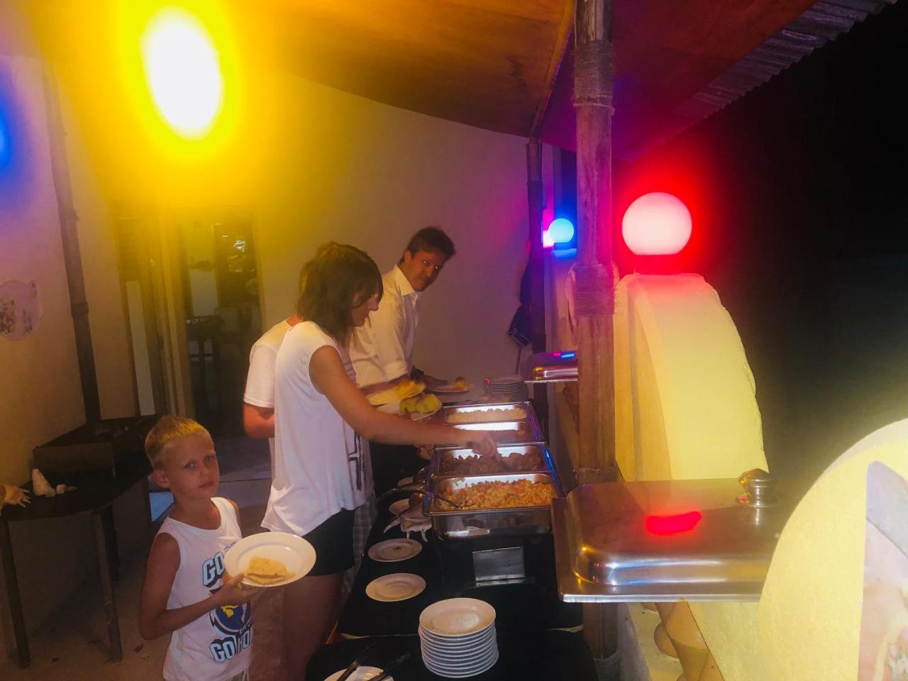 Holiday Mathiveri Inn מראה חיצוני תמונה